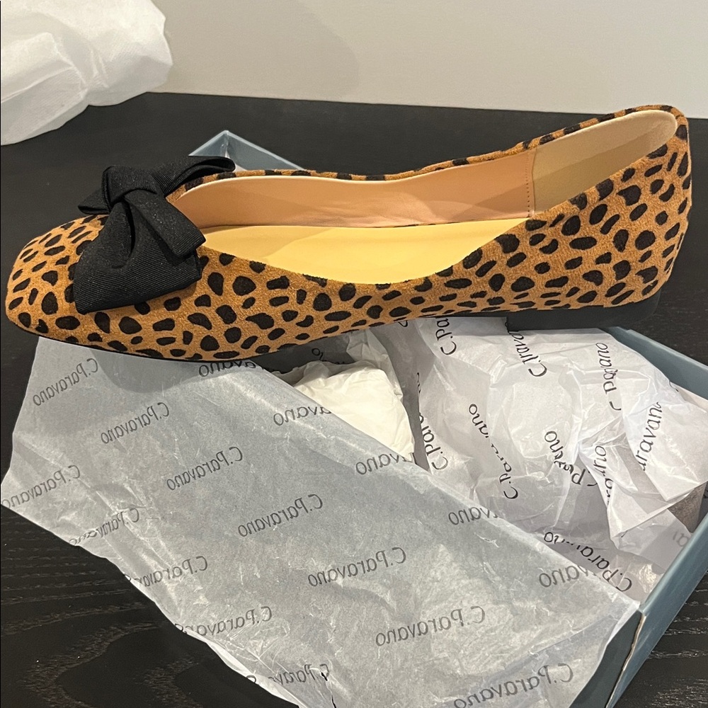 Women's Black and Gold Flats & Loafers